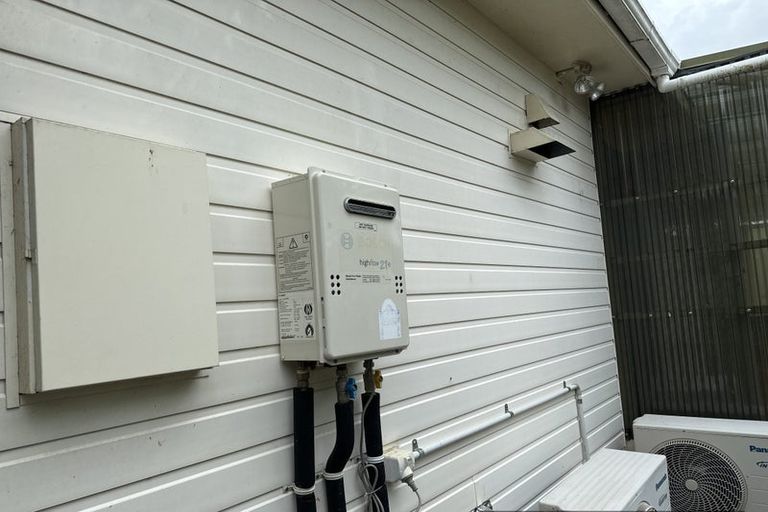 Photo of property in 3 Newcastle Street, Hokowhitu, Palmerston North, 4410