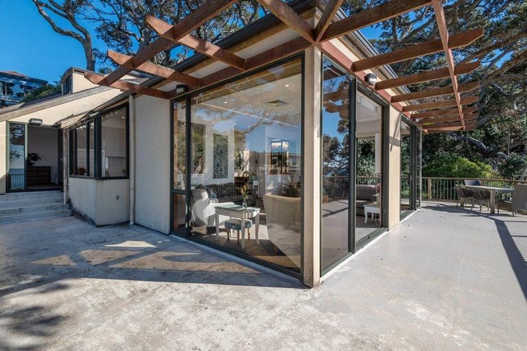 Photo of property in 19 View Road, Campbells Bay, Auckland, 0630