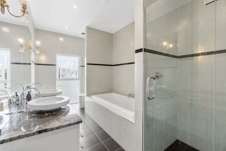 Photo of property in 64 Porterfield Road, Whitford, Howick, 2571