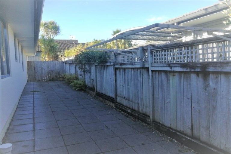 Photo of property in 2/163 Forrest Hill Road, Forrest Hill, Auckland, 0620
