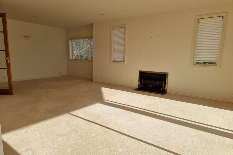 Photo of property in 2/24 Rangitoto Terrace, Milford, Auckland, 0620