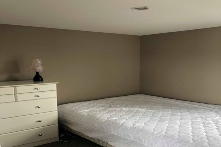 Photo of property in 8a Broadbent Street, Riccarton, Christchurch, 8041