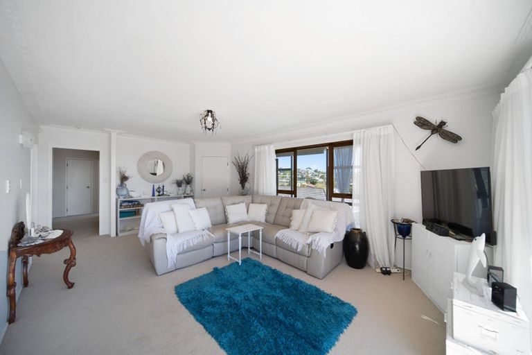 Photo of property in 2/89 Takutai Avenue, Half Moon Bay, Auckland, 2012
