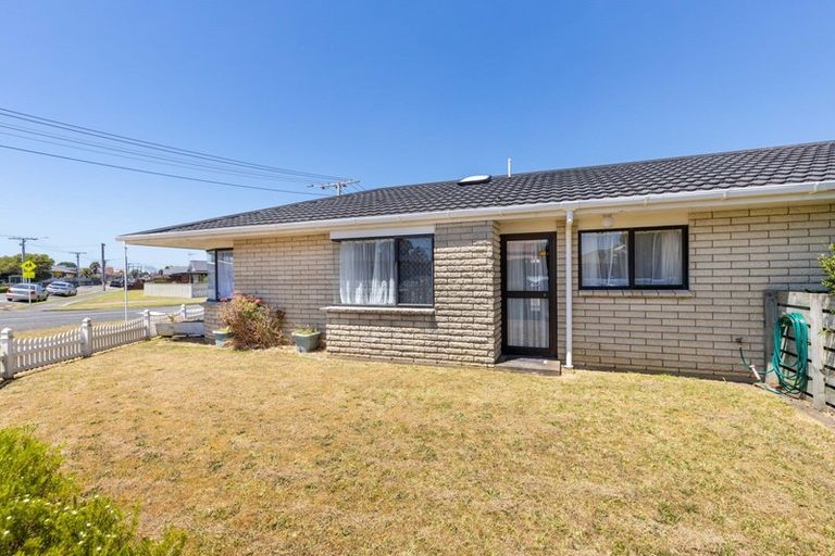 Photo of property in 2 Vogel Street, Fitzroy, New Plymouth, 4312