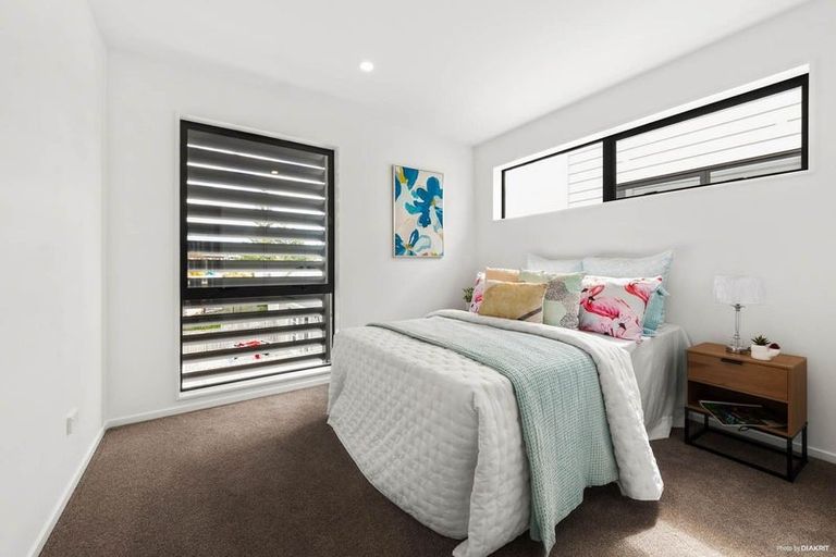 Photo of property in 7c Queen Mary Avenue, New Lynn, Auckland, 0600