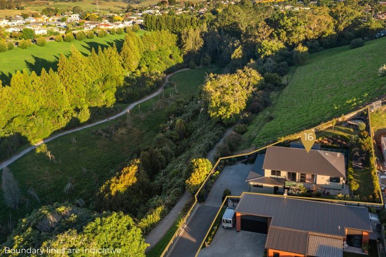 Photo of property in 16 Mearns Way, Ohauiti, Tauranga, 3112