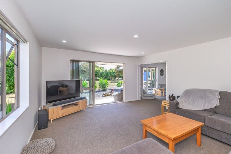 Photo of property in 38 Saint Laurent Way, Ohau, Levin, 5570