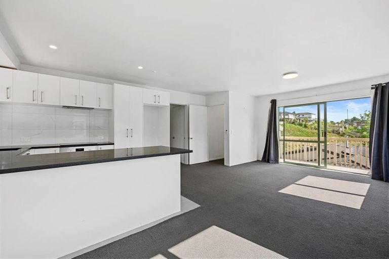 Photo of property in 121b Sunnyside Road, Sunnyvale, Auckland, 0612