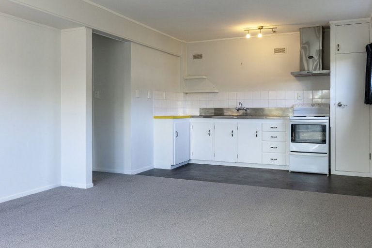 Photo of property in 32 Tremaine Avenue, Two Mile Bay, Taupo, 3330