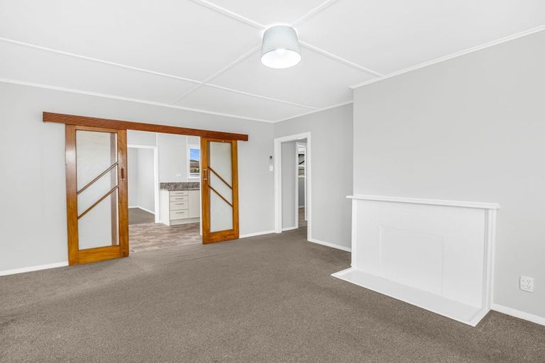 Photo of property in 17 Ngarimu Street, Roslyn, Palmerston North, 4414