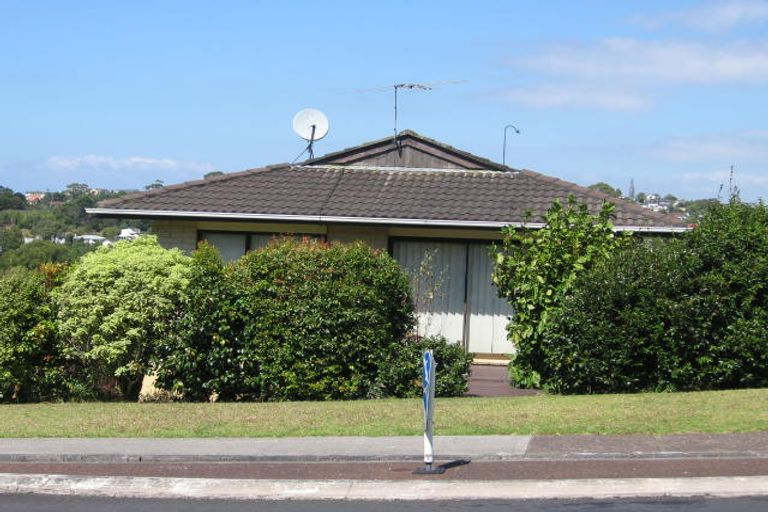 Photo of property in 2/94 Glamorgan Drive, Torbay, Auckland, 0630