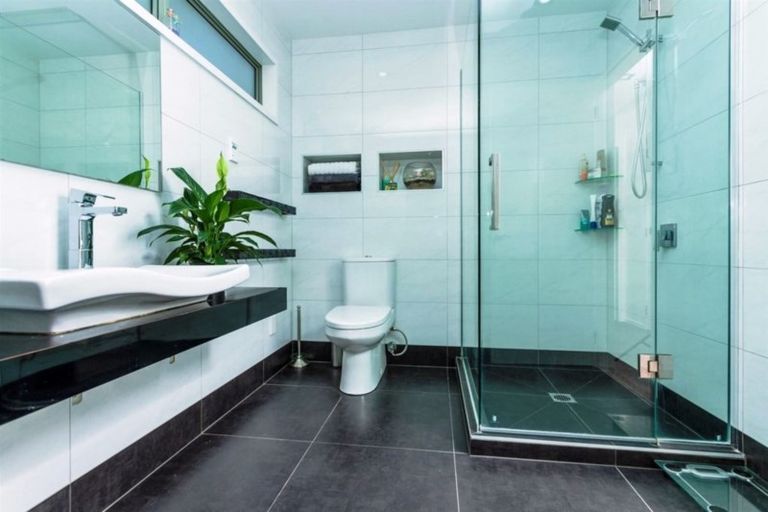 Photo of property in 7a Valley Road, Browns Bay, Auckland, 0630