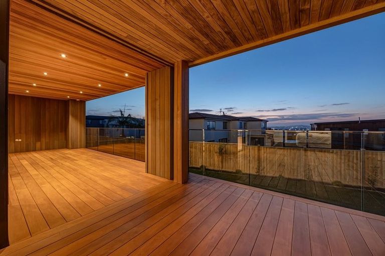 Photo of property in 9 Michael Richard Place, East Tamaki Heights, Auckland, 2016
