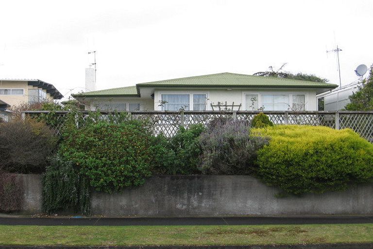 Photo of property in 18 Swansea Street, Hokowhitu, Palmerston North, 4410