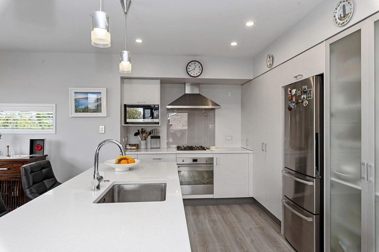 Photo of property in 13a Lyndhurst Road, Te Atatu South, Auckland, 0610