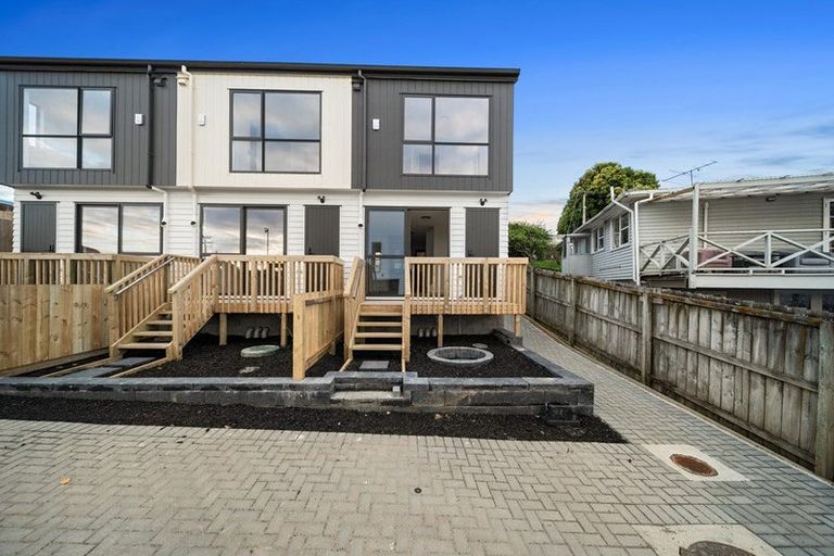 Photo of property in 4/17 Sunnyfield Crescent, Glenfield, Auckland, 0629