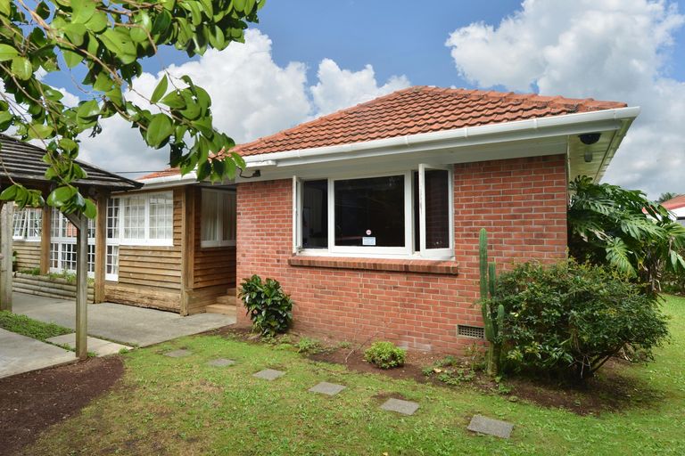 Photo of property in 1 Mclean Street, Woodville, 4920