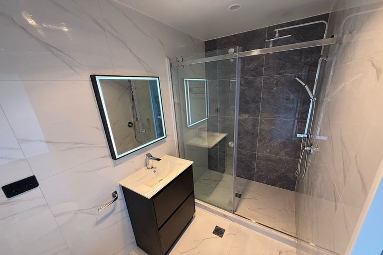 Photo of property in 25a Archmillen Avenue, Pakuranga Heights, Auckland, 2010