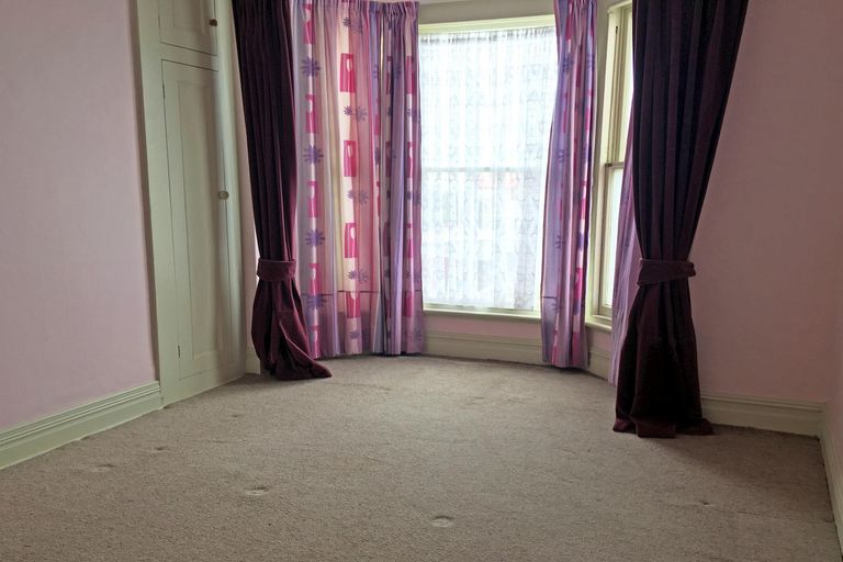 Photo of property in 42 Wharfe Street, South Hill, Oamaru, 9400