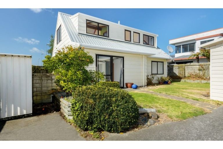 Photo of property in 10b Tui Street, Mount Maunganui, 3116