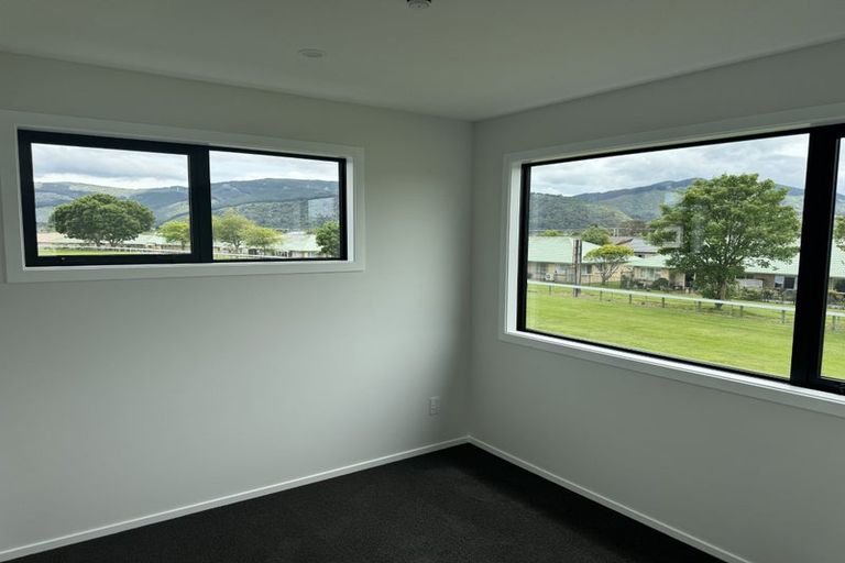 Photo of property in 7 Kumai Lane, Wallaceville, 5018