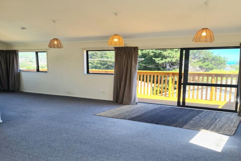 Photo of property in 24 Morere Street, Titahi Bay, Porirua, 5022