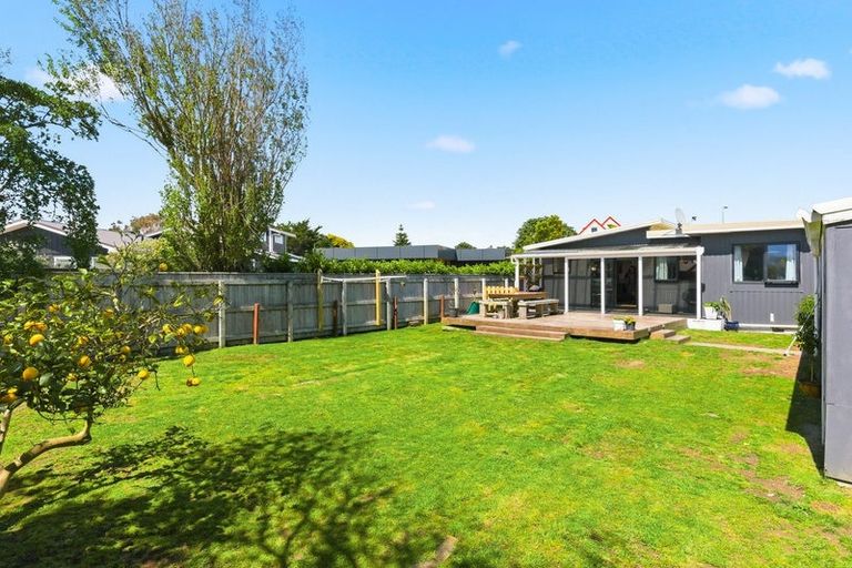 Photo of property in 13 Bahama Crescent, Paraparaumu Beach, Paraparaumu, 5032