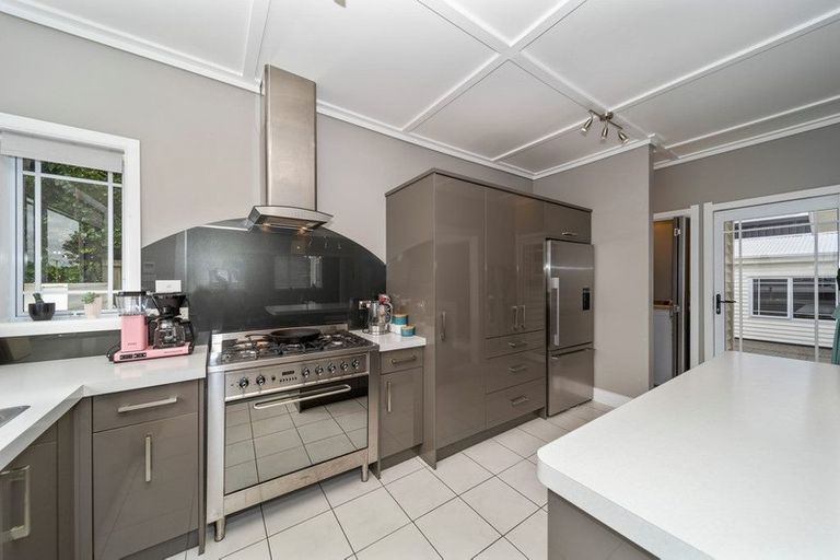 Photo of property in 231 Saint Aubyn Street, New Plymouth, 4310