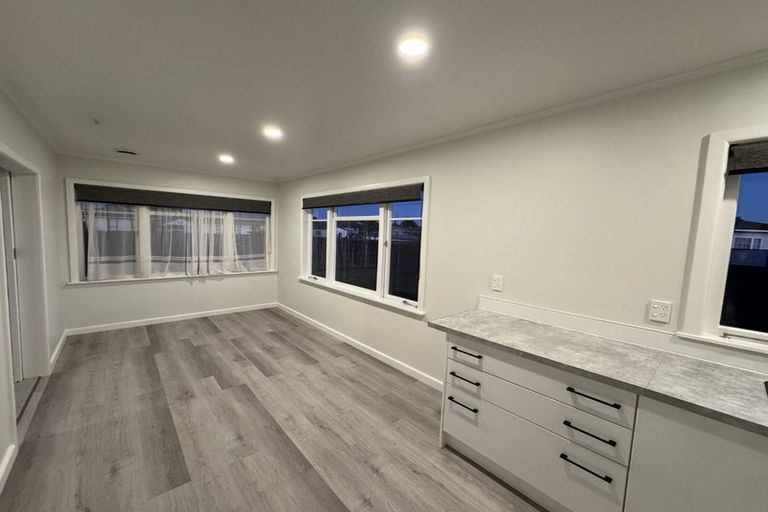 Photo of property in 6 Oxford Street, Taradale, Napier, 4112