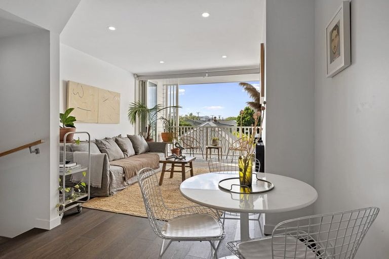 Photo of property in 9/83 Hinemoa Street, Birkenhead, Auckland, 0626