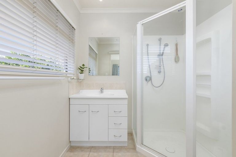 Photo of property in 12 Whitby Place, Welcome Bay, Tauranga, 3112