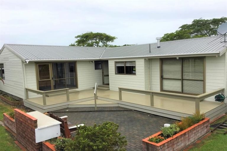 Photo of property in 5 Evanda Crescent, Conifer Grove, Takanini, 2112