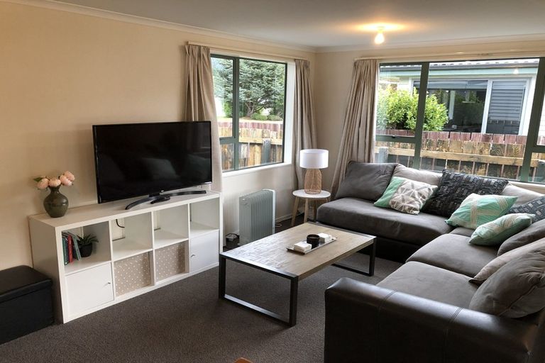 Photo of property in 6 Mararoa Drive, Manapouri, 9679