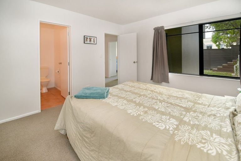 Photo of property in 1/62 Fernhill Way, Oteha, Auckland, 0632