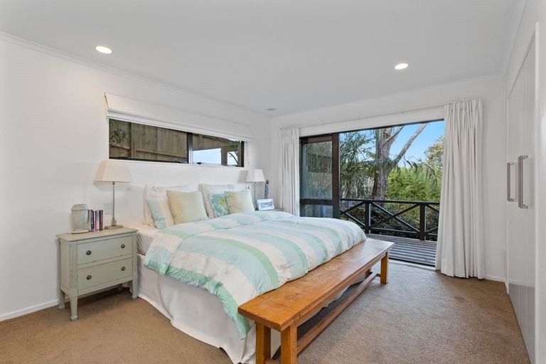 Photo of property in 1/2 Parr Terrace, Castor Bay, Auckland, 0620