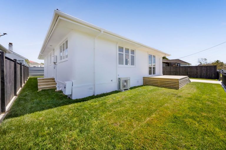 Photo of property in 1a Robbins Crescent, Hawera, 4610
