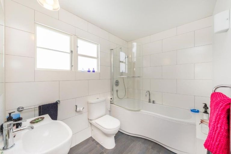 Photo of property in 71 Jickell Street, Hokowhitu, Palmerston North, 4410