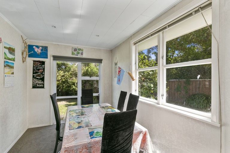 Photo of property in 38 Davidson Crescent, Tawa, Wellington, 5028