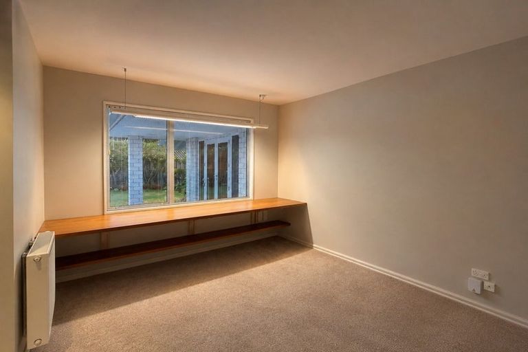 Photo of property in 2/7 Kelson Lane, Ilam, Christchurch, 8041