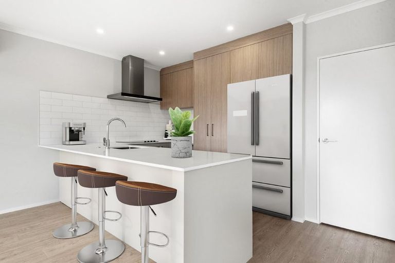 Photo of property in 1/1 Parapara Place, Albany, 0632