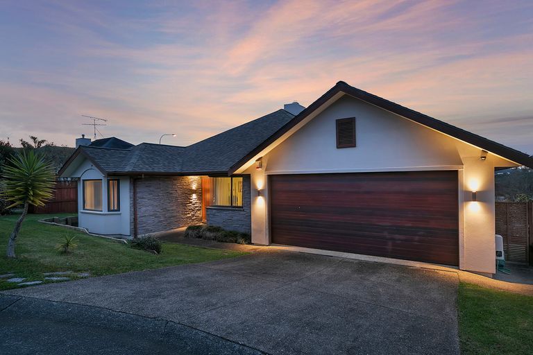 Photo of property in 8 Archer Rayner Place, Greenhithe, Auckland, 0632