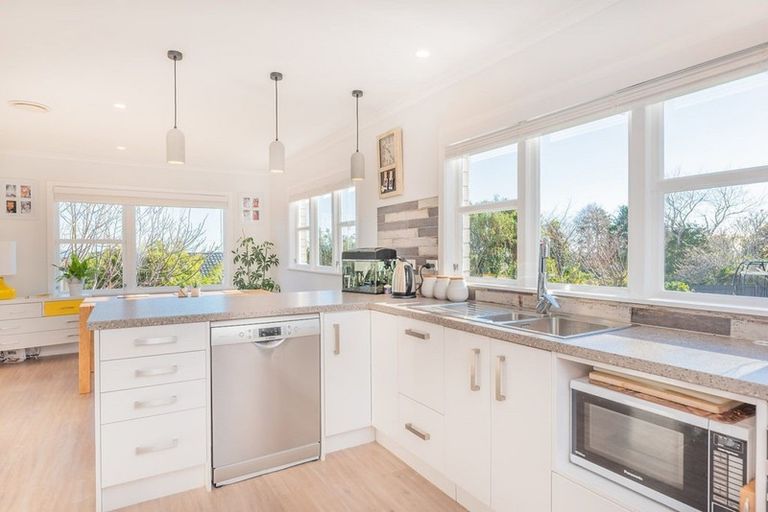 Photo of property in 9 Ruru Street, Waikanae, 5036