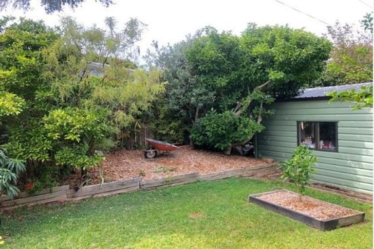 Photo of property in 99c Captain Scott Road, Glen Eden, Auckland, 0602
