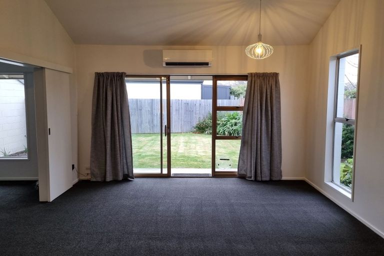 Photo of property in 76 Trafalgar Street, St Albans, Christchurch, 8014