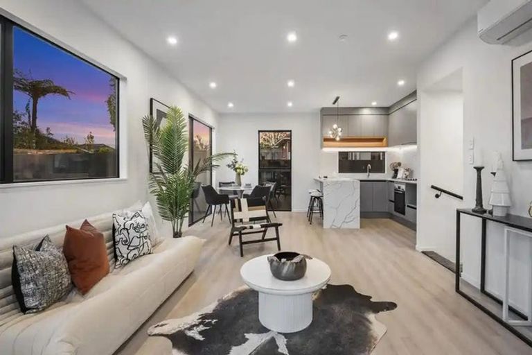 Photo of property in 10 Boyd Avenue, Mangere Bridge, Auckland, 2022