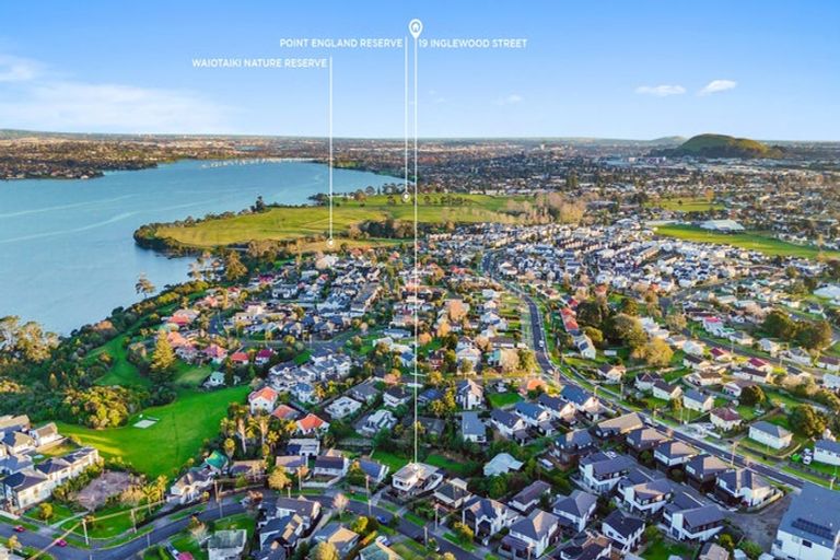 Photo of property in 19 Inglewood Street, Wai O Taiki Bay, Auckland, 1072