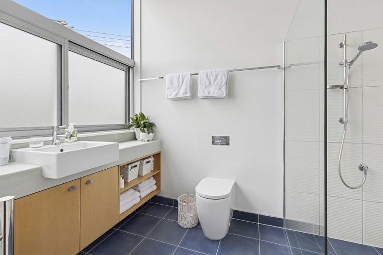 Photo of property in 32 Mantell Street, Seatoun, Wellington, 6022