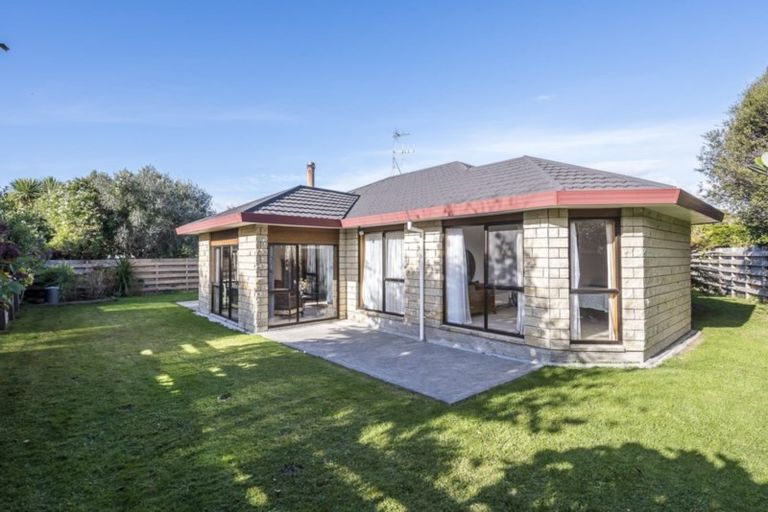 Photo of property in 15 Cedar Drive, Paraparaumu Beach, Paraparaumu, 5032