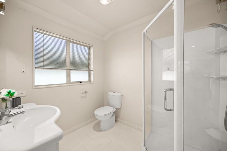 Photo of property in 2 Roderick Place, Rototuna, Hamilton, 3210