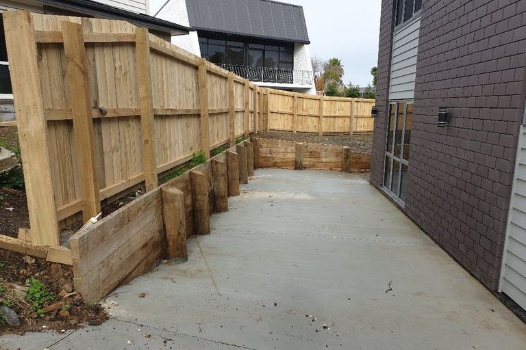 Photo of property in 87d Sturges Road, Henderson, Auckland, 0612